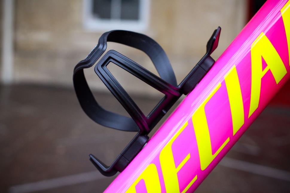 Tacx Radar bottle cage 3.jpg