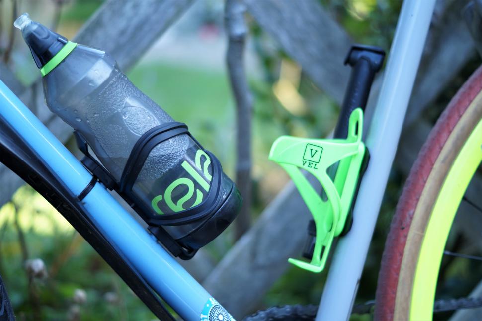 Tacx radar cage relaj bottle roadcc.JPG