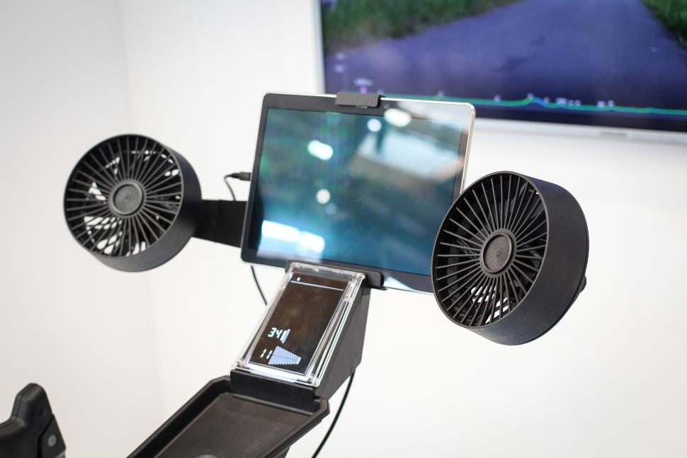 tacx_neobike_eurobike_show_2018-2.jpg