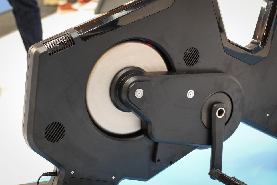 tacx_neobike_eurobike_show_2018-5.jpg