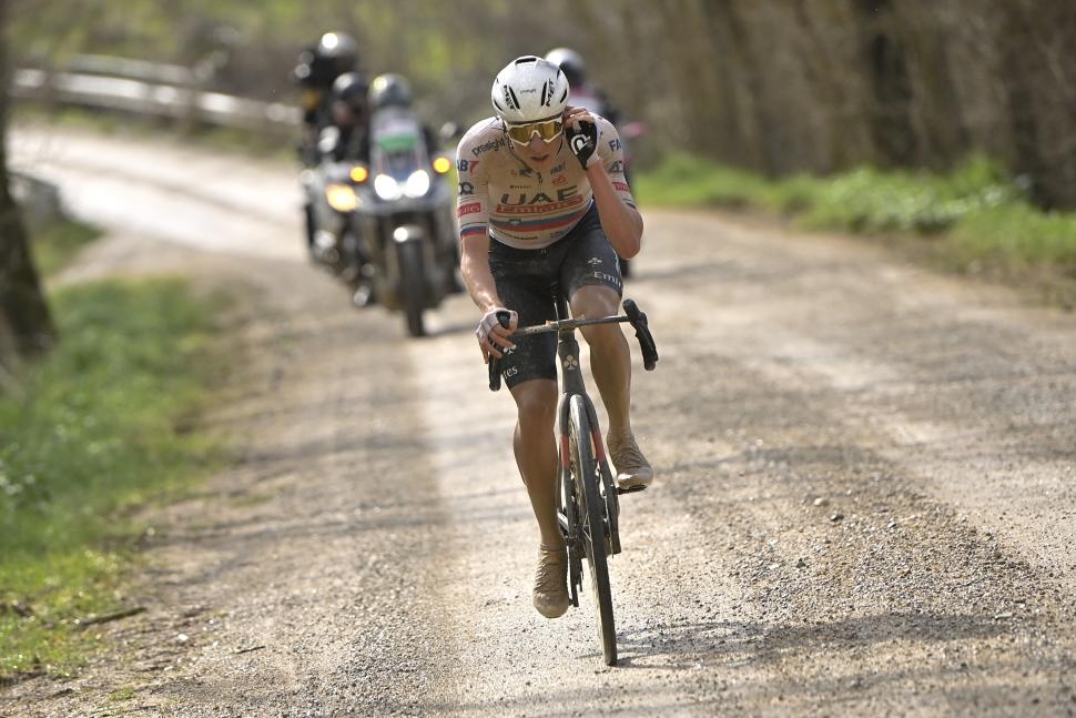 Tadej Pogačar attacks with 81km to go to win 2024 Strade Bianche (Strade Bianche)