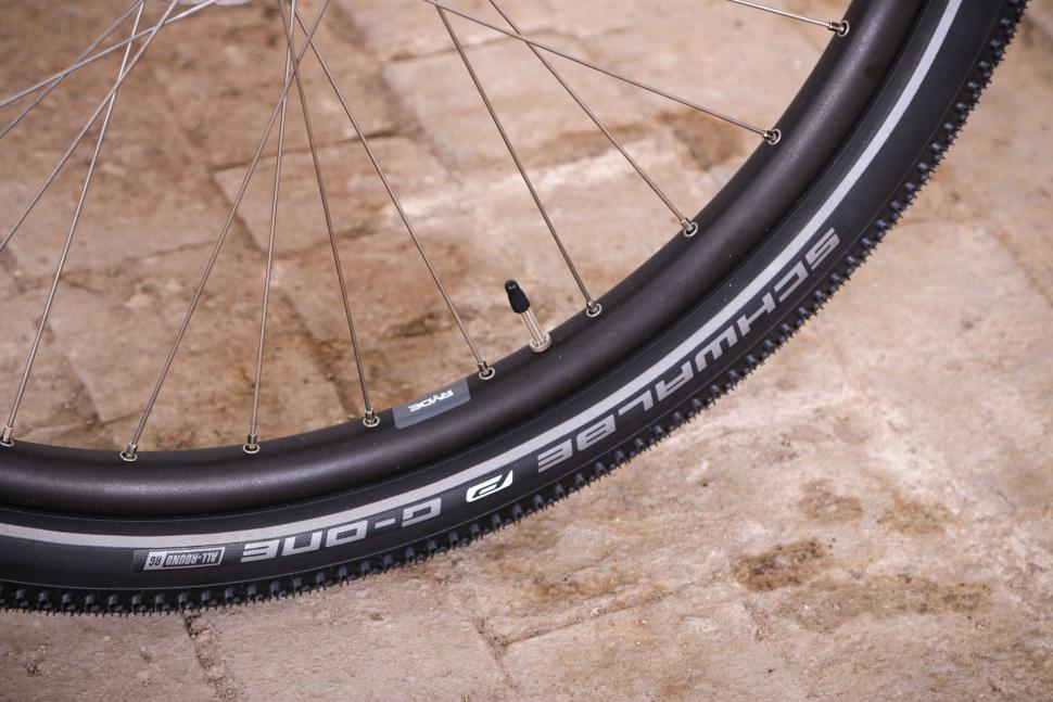 Thorn Club Tour Mk5 - rim and tyre.jpg