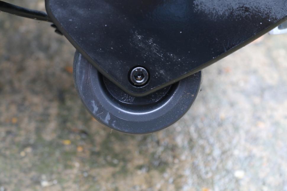 Thule Easyfold XT 3 &ndash; 40 &ndash; you need wheels.JPG