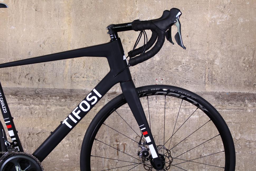 Tifosi Cavazzo - front.jpg