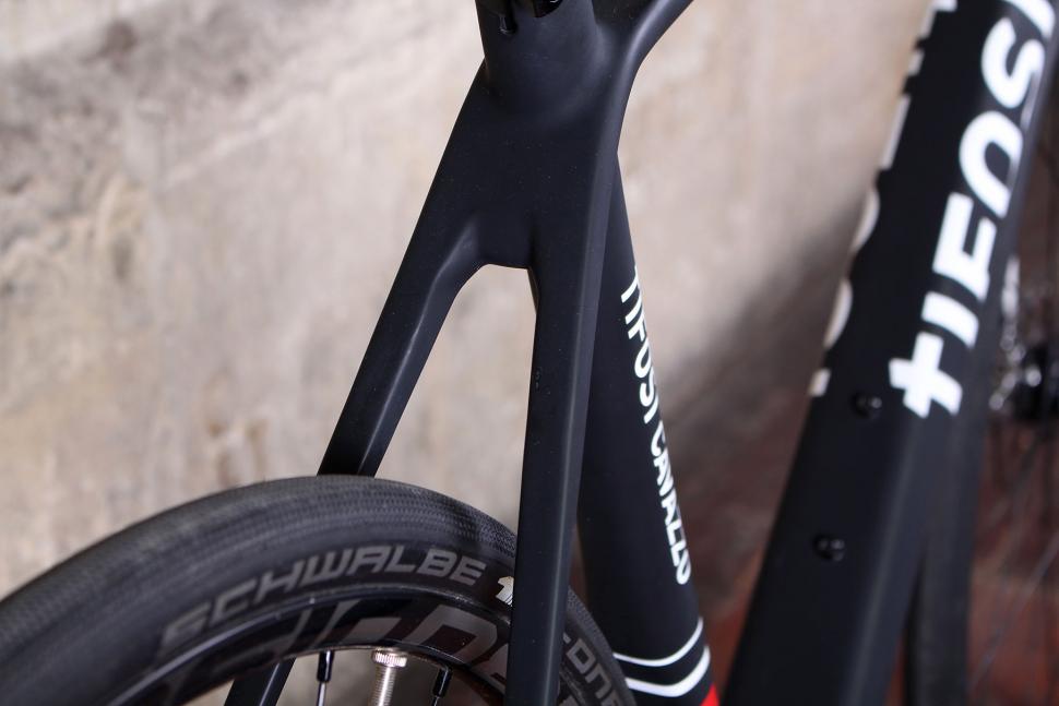 Tifosi Cavazzo - seat stays.jpg