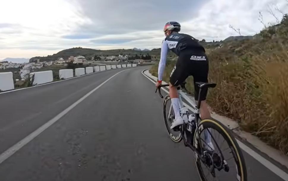 Tom Pidcock descending video