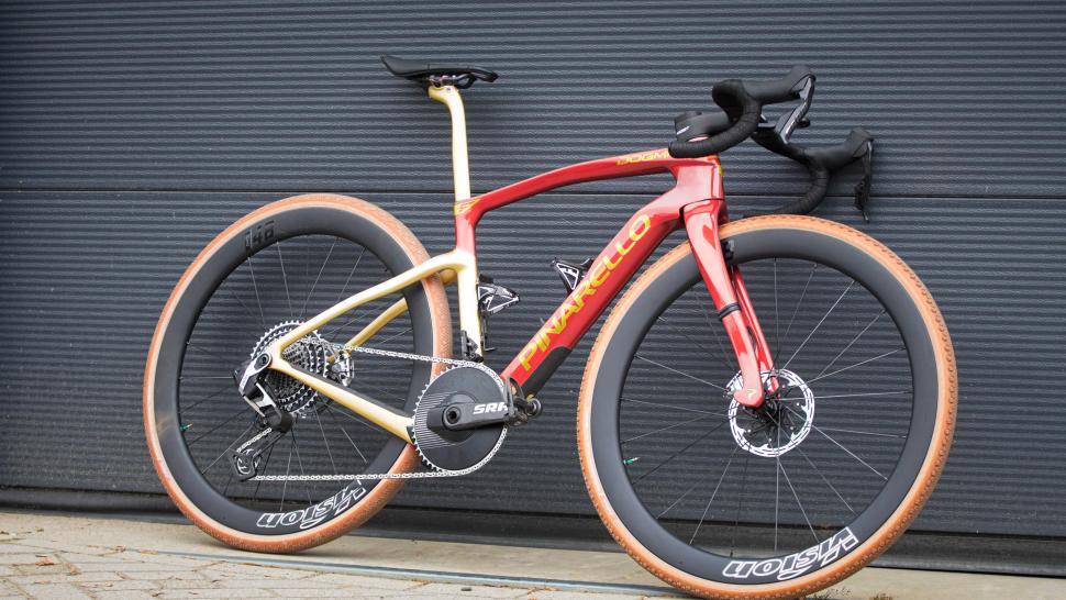 Tom Pidcock Pinarello Dogma F GR Gravel Bike-03