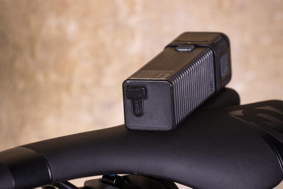 Topeak Cubicubi 1200 - USB port.jpg