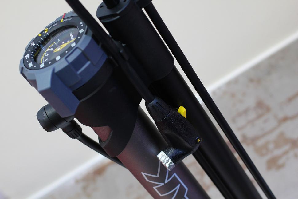 Topeak Joe Blow Booster head.jpg