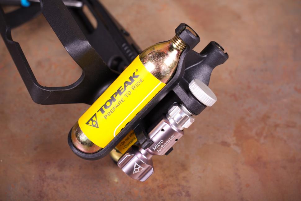 Topeak Ninja CO2 - Micro Airbooster.jpg