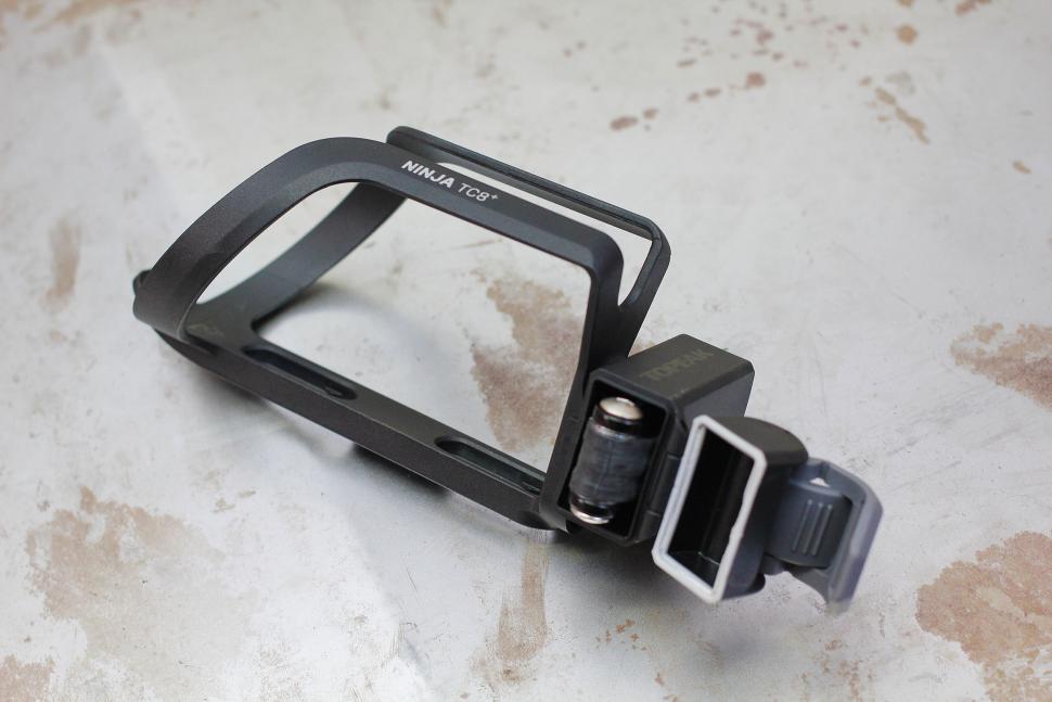 Topeak NInja TC8 cage 2.jpg