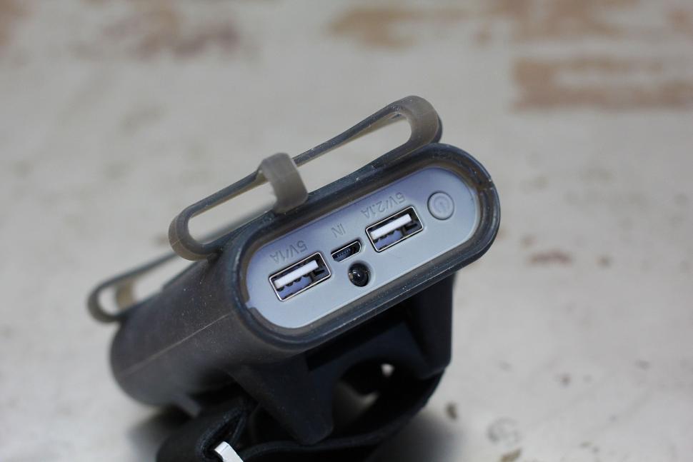 Topeak phone holder and power pack 3.jpg
