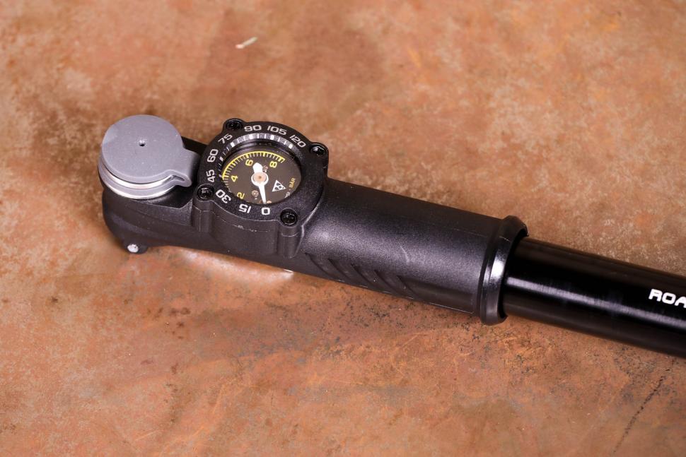 Topeak Roadie DA Hand Pump - dial.jpg