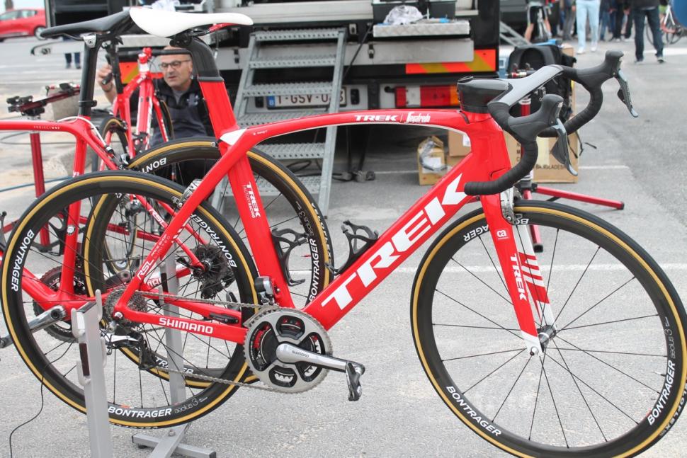Tour de France 2016 aero section handlebar 2 - 1.jpg