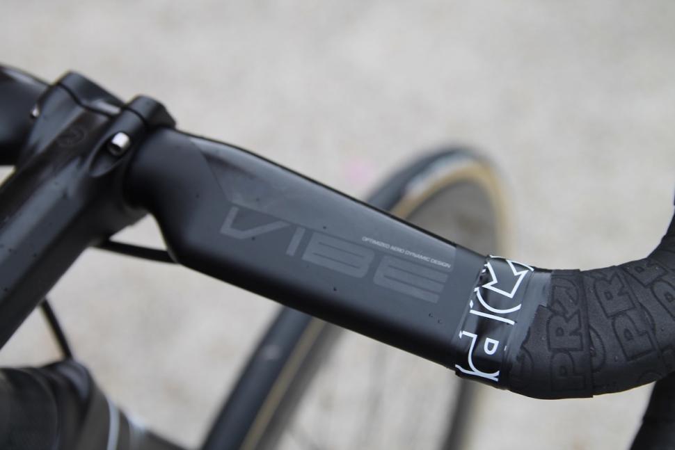 Tour de France 2016 Handlebars Chris Froome - 2.jpg