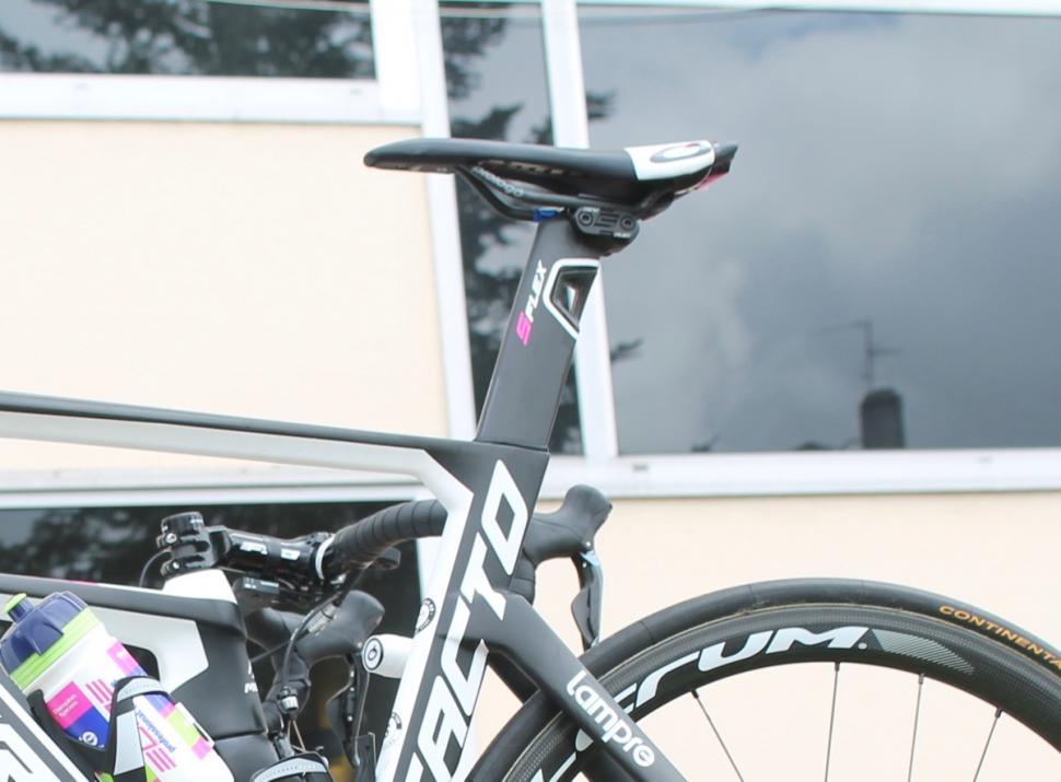 Tour de France 2016 Merida seatpost 2 - 1.jpg