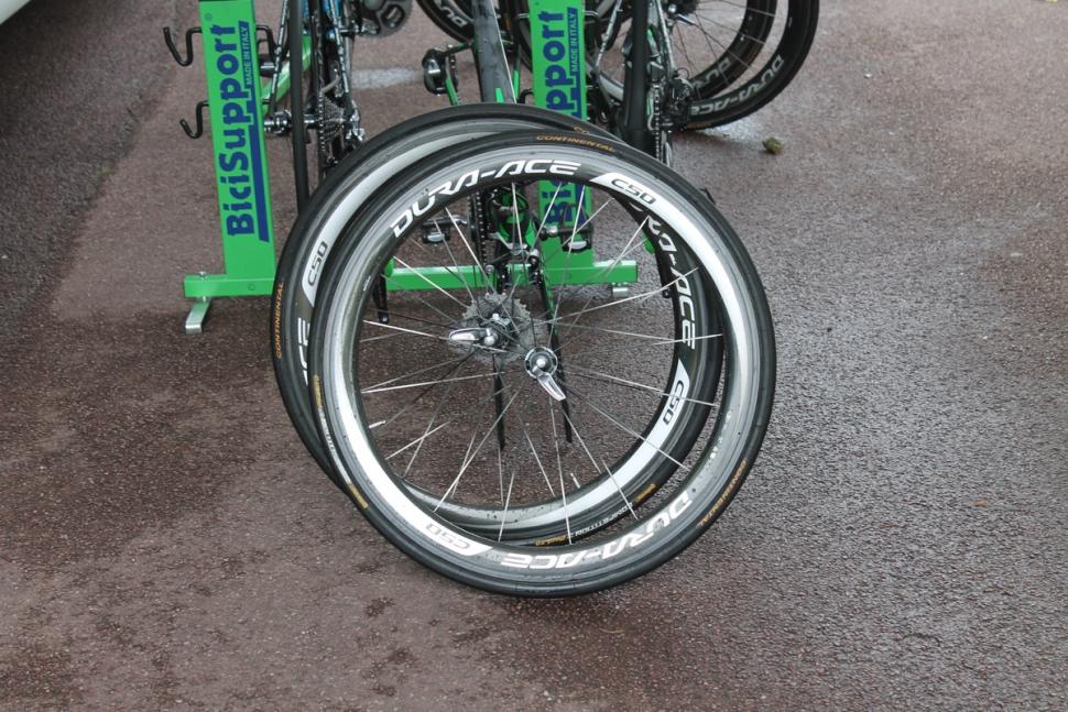 Tour de France 2016 Orica Shimano Dura-Ace C50 - 1.jpg