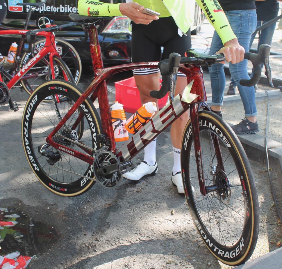 Tour de France 2019 Trek Segafredo Madone Disc - 1.jpg