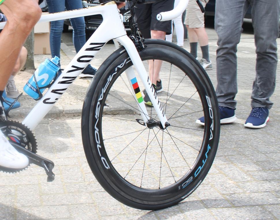 Tour de France 2019 Valverde Canyon Ultimate CF SLX - 12.jpg
