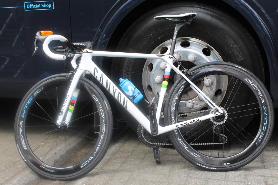 Tour de France 2019 Valverde Canyon Ultimate CF SLX - 17.jpg