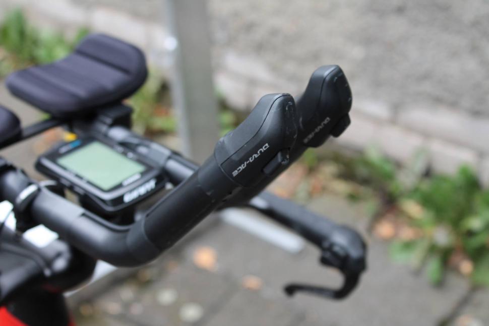 Tour Tech 2017 - Barguil shifters pointing down - 1.jpg