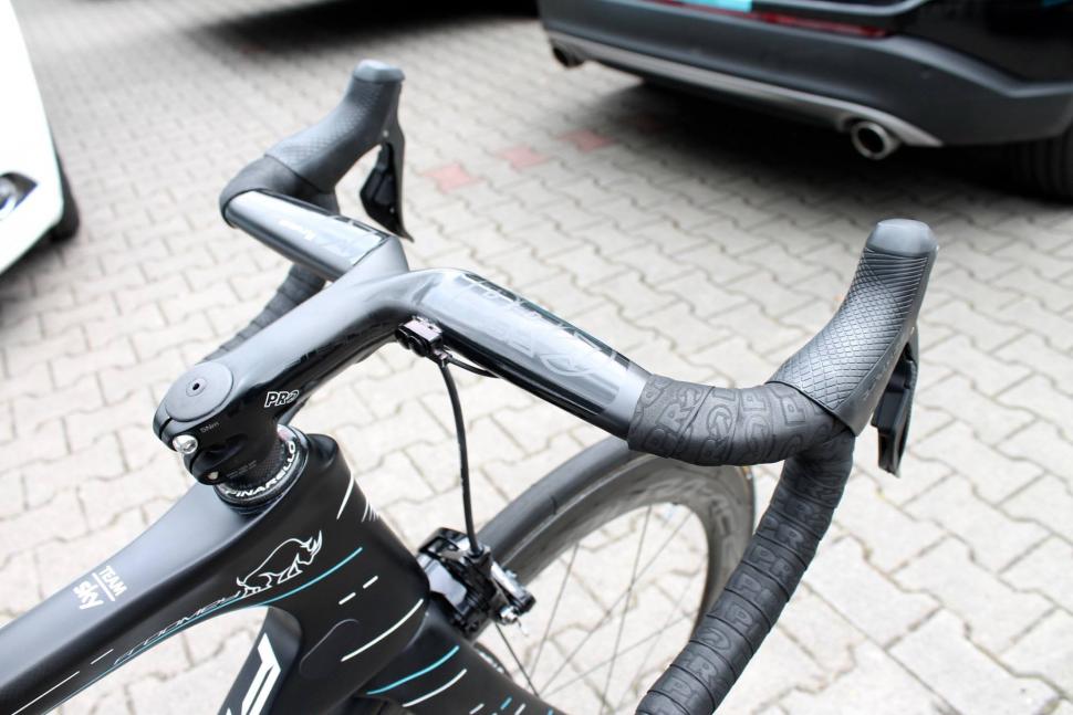 Tour Tech 2017 - Chris Froome cockpit - 1.jpg