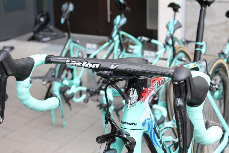 Tour Tech 2017 - Di2 shifters satellite Groenewegen - 1.jpg