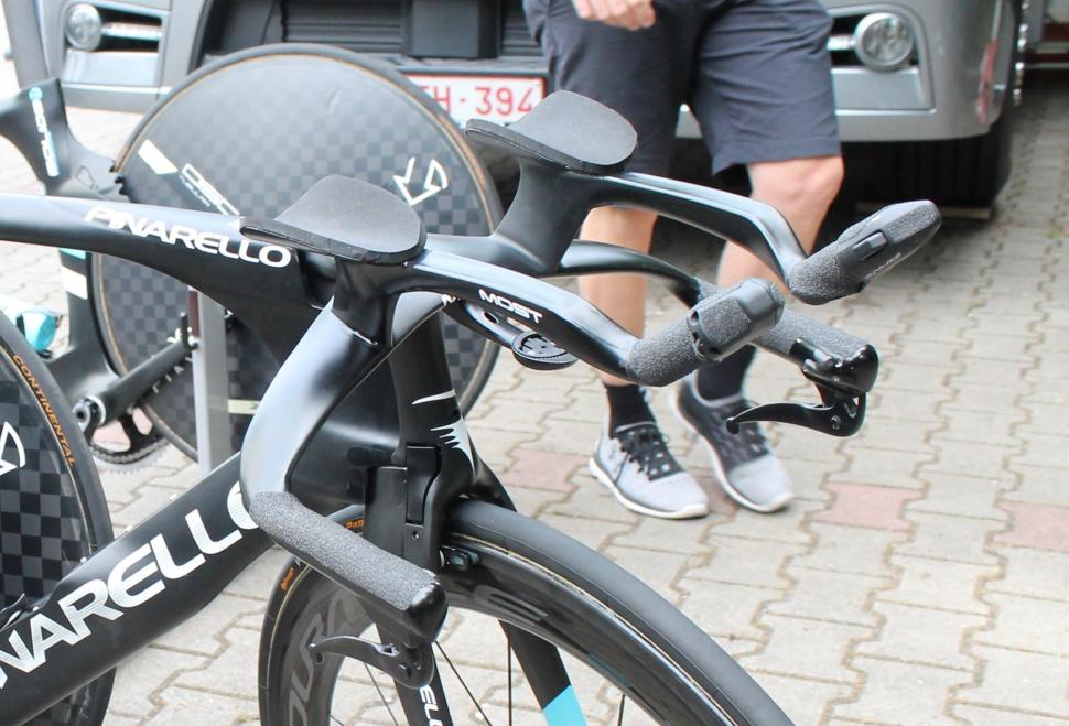 Tour Tech 2017 - Froome TT base bar shifters - 1.jpg