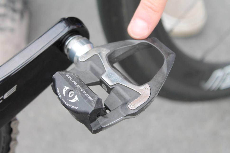 Tour Tech 2017 - pedals Philippe Gilbert Shimano DA 9000 - 1.jpg