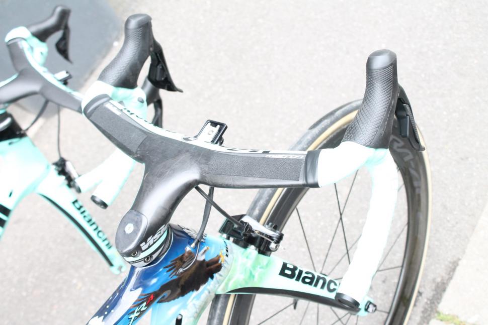 tour_de_france_2018_-_roglic_vision_metron_5d_handlebar-stem_-_1.jpg
