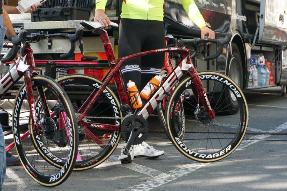 trek madone ltd paint job.JPG