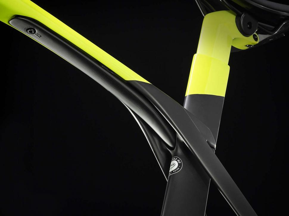 Trek Madone SL 6 Disc - 6.jpg