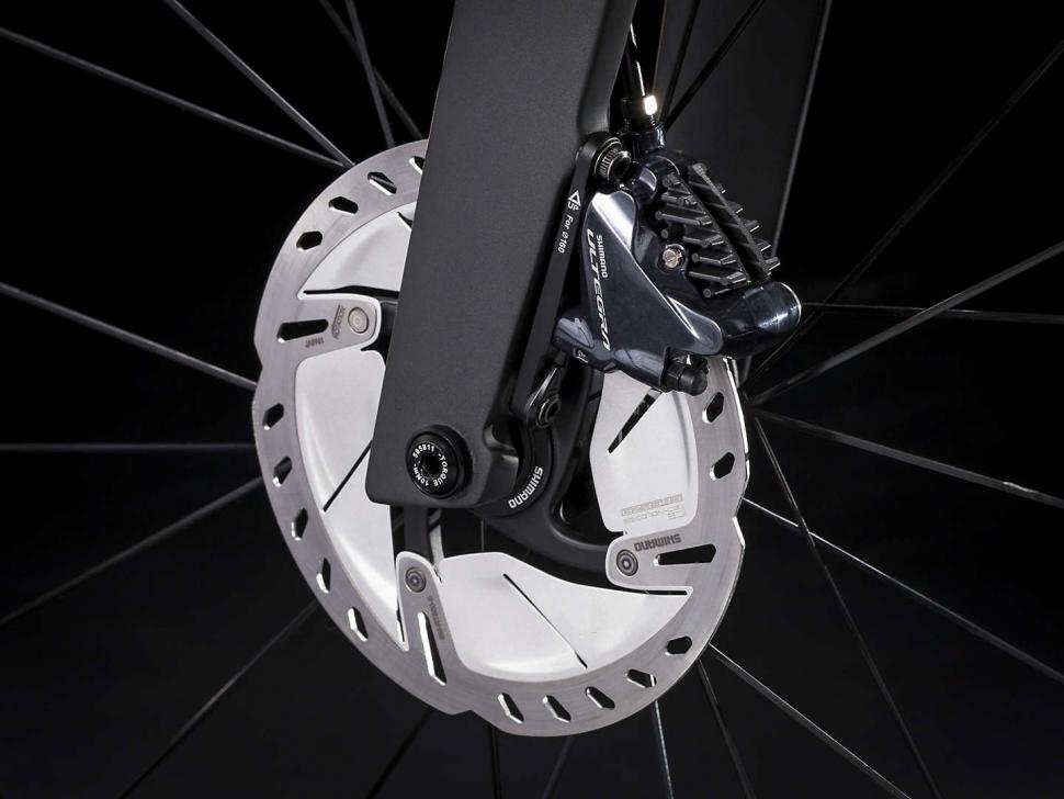 Trek Madone SL 6 Disc - 8.jpg