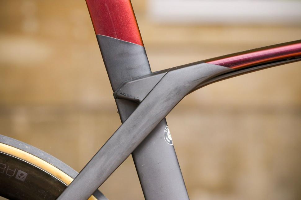Trek Madone SLR 9 Disc Project One - seat tube junction.jpg