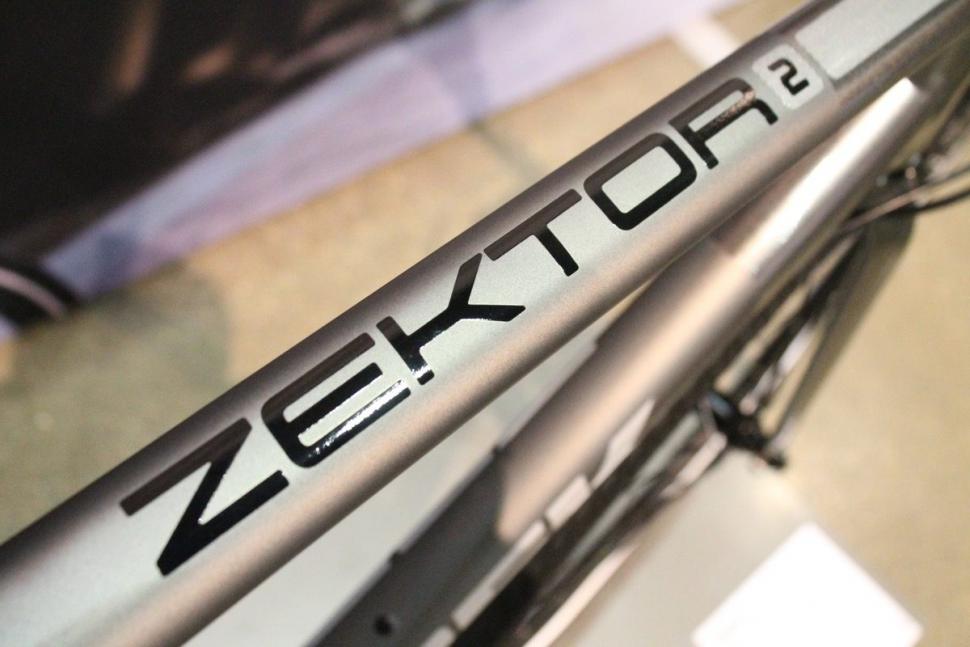 Trek Zektor 2 - 2.jpg