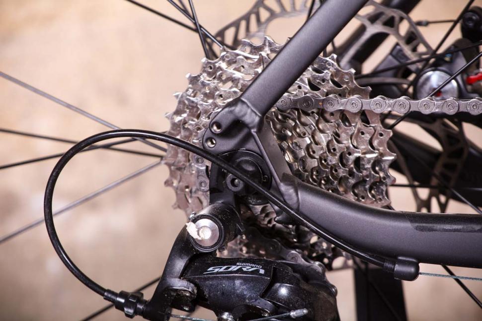 Triban RC 500 - rear drop out.jpg