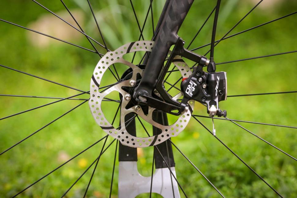 Triban RC 520 Gravel - front disc brake.jpg