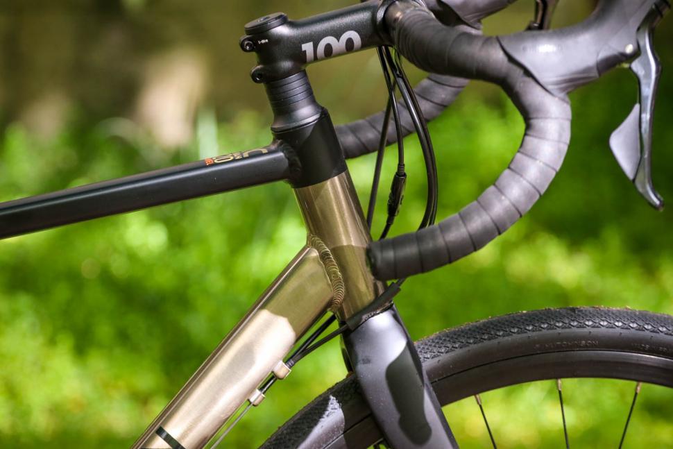 Triban RC 520 Gravel - head tube.jpg