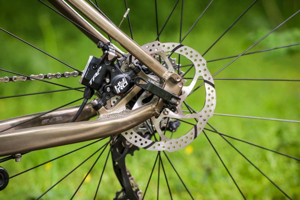 Triban RC 520 Gravel - rear disc brake.jpg