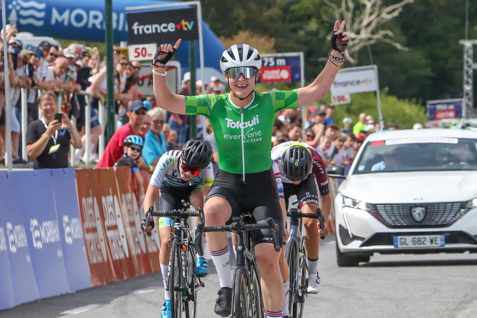 Carys Lloyd (Movistar)