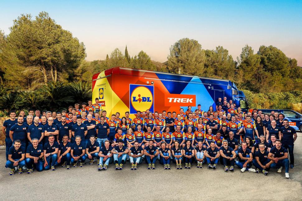 Lidl-Trek team photo 2025