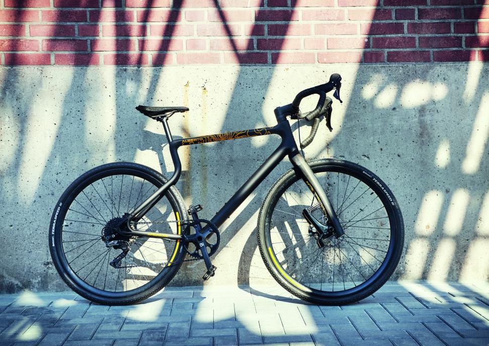 Urwahn 3D bikes x Alberto label 2