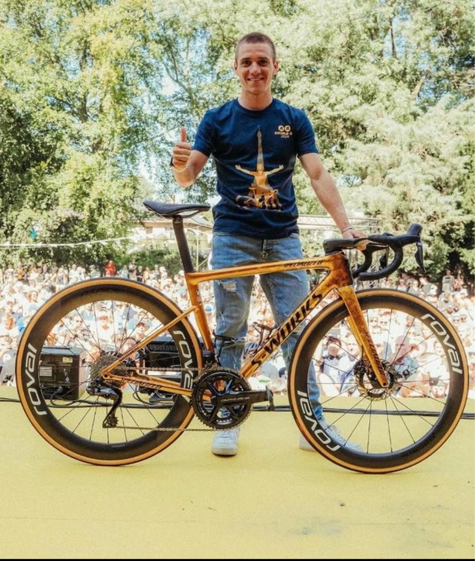 Remco Evenepoel gold S-Works (Strava)