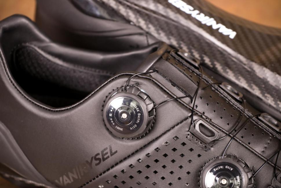 Van Rysel RR 900 Carbon Road Cycling Shoes - dial.jpg