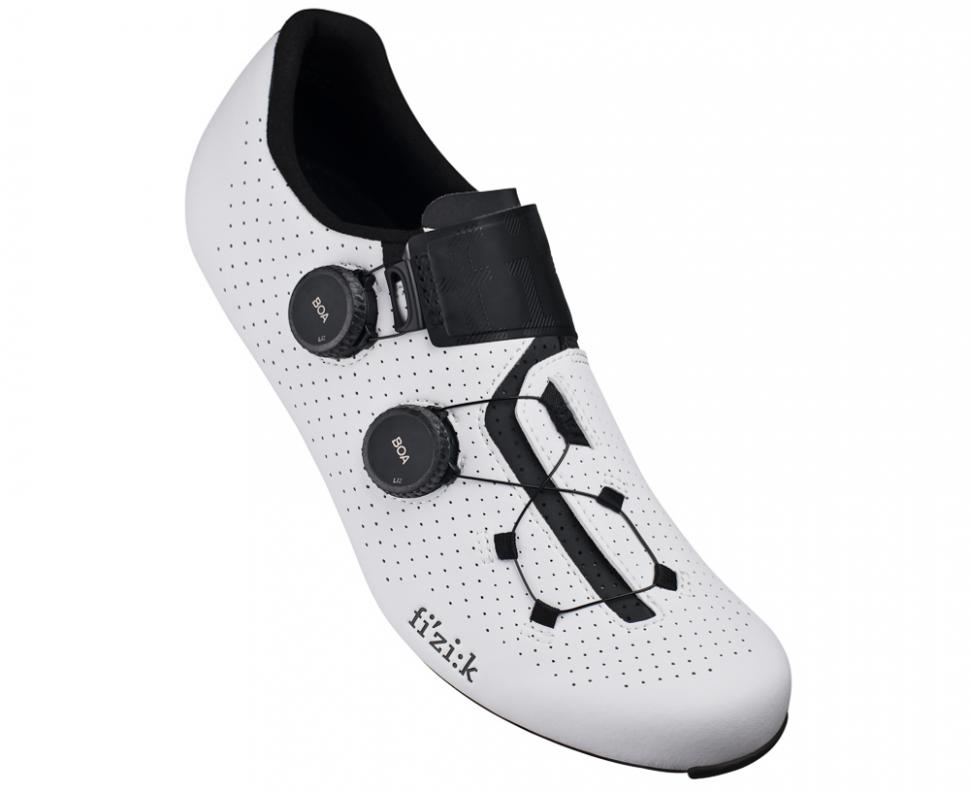 VENTO-INFINITO-R2-CARBON-white-black_detail3.jpg