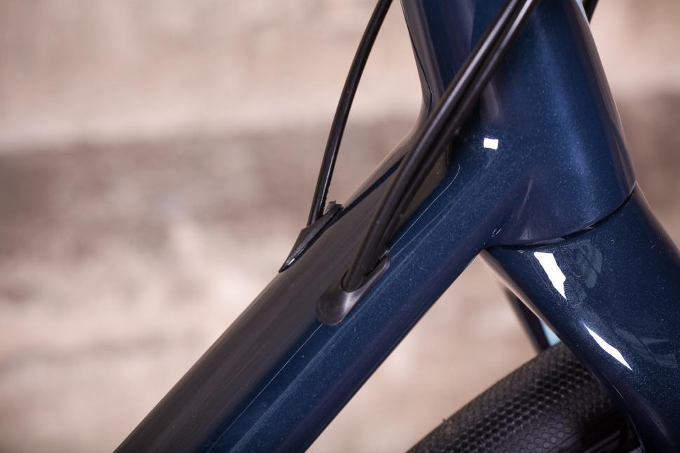 Vielo V+1 - cable route.jpg