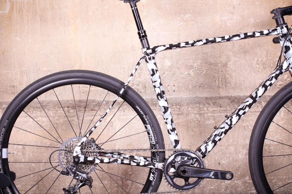 Vielo V+1 Camo - rear.jpg