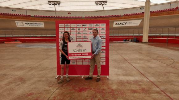 Vittoria Bussi sets new Hour Record, 2025