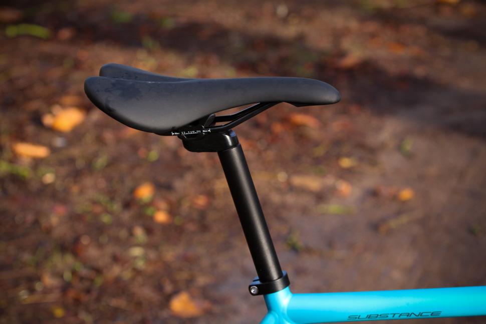 Vitus Substance V2 Apex - saddle and post.jpg