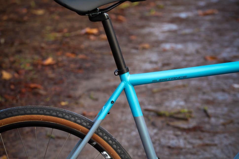 Vitus Substance V2 Apex - seat tube junction.jpg